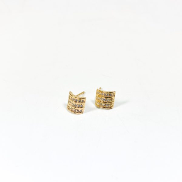 Brinco com pedras cravejadas cristais dourado