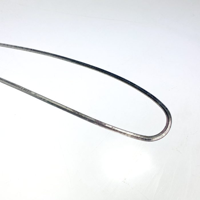 Colar de fita em ródio com 60 cm