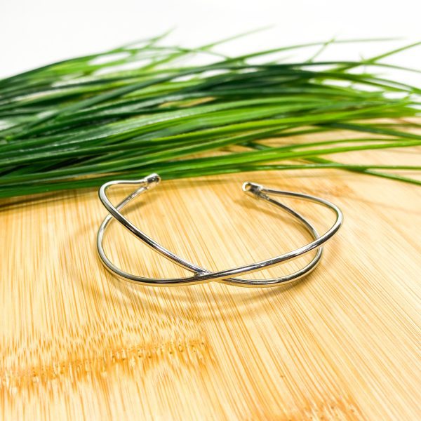 Bracelete modelo cruzado em ródio - Imagem 2