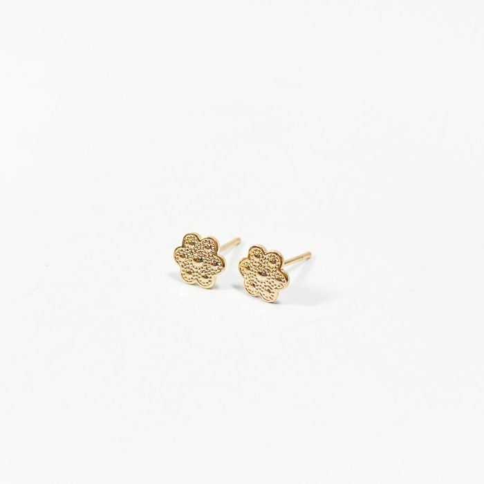 Brinco de florzinha dourado